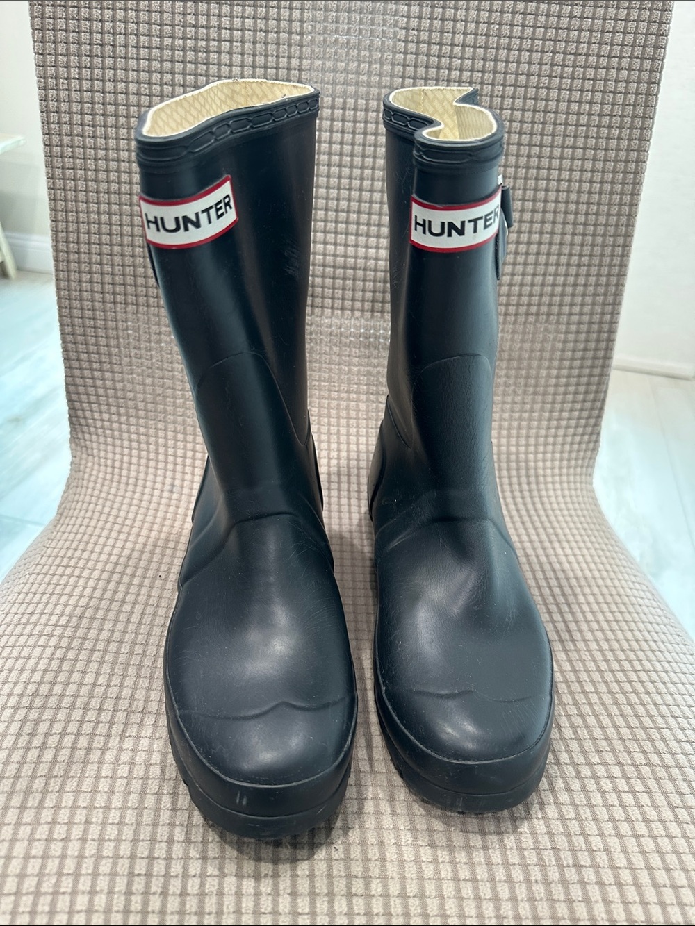 Hunter Navy Rain Boots Sz 7 - Hardened Rubber See Description